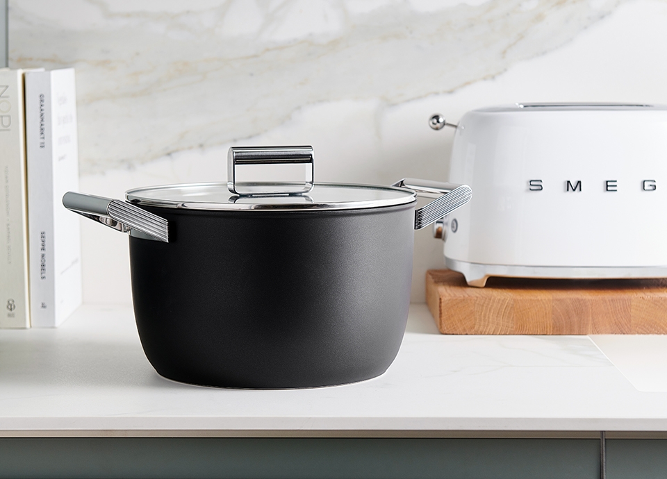 What Is a Dutch Oven, and What Other Cooking Pots Are There?