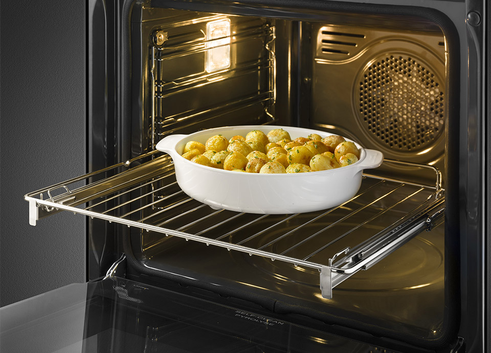 What Is a Convection Oven? | Smeg