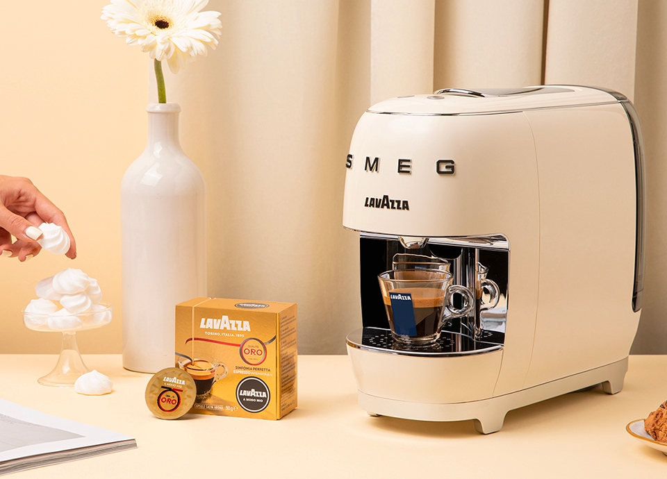 Lavazza A Modo Mio SMEG |coffee pod machine | Smeguk