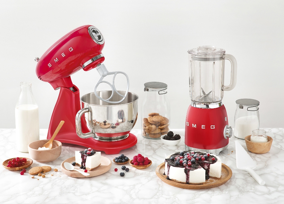 Stand mixer Cream SMF03CRUK | How to Accessorise with Smeg Appliances