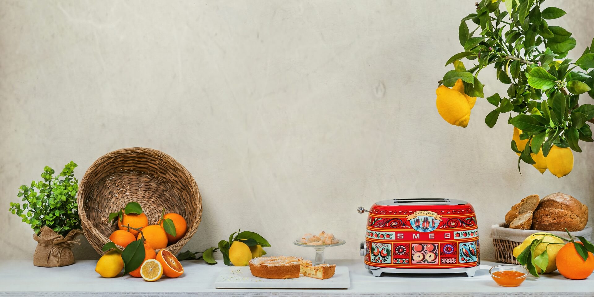 SICILY IS MY LOVE - DOLCE&GABBANA Presse agrumes electrique By Smeg